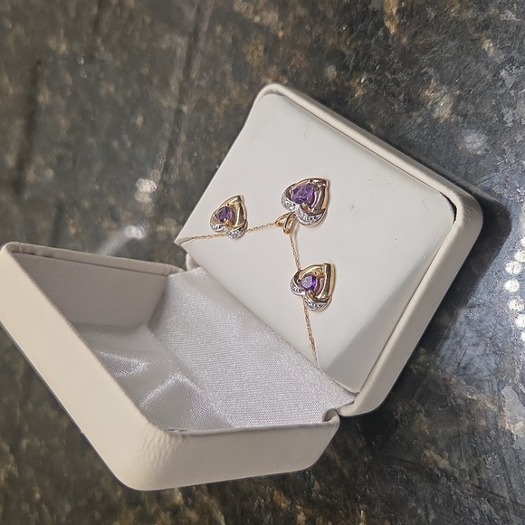 Amethyst Heart Diamond Necklace and Earring Set in Yellow Gold - Picture 2 of 6